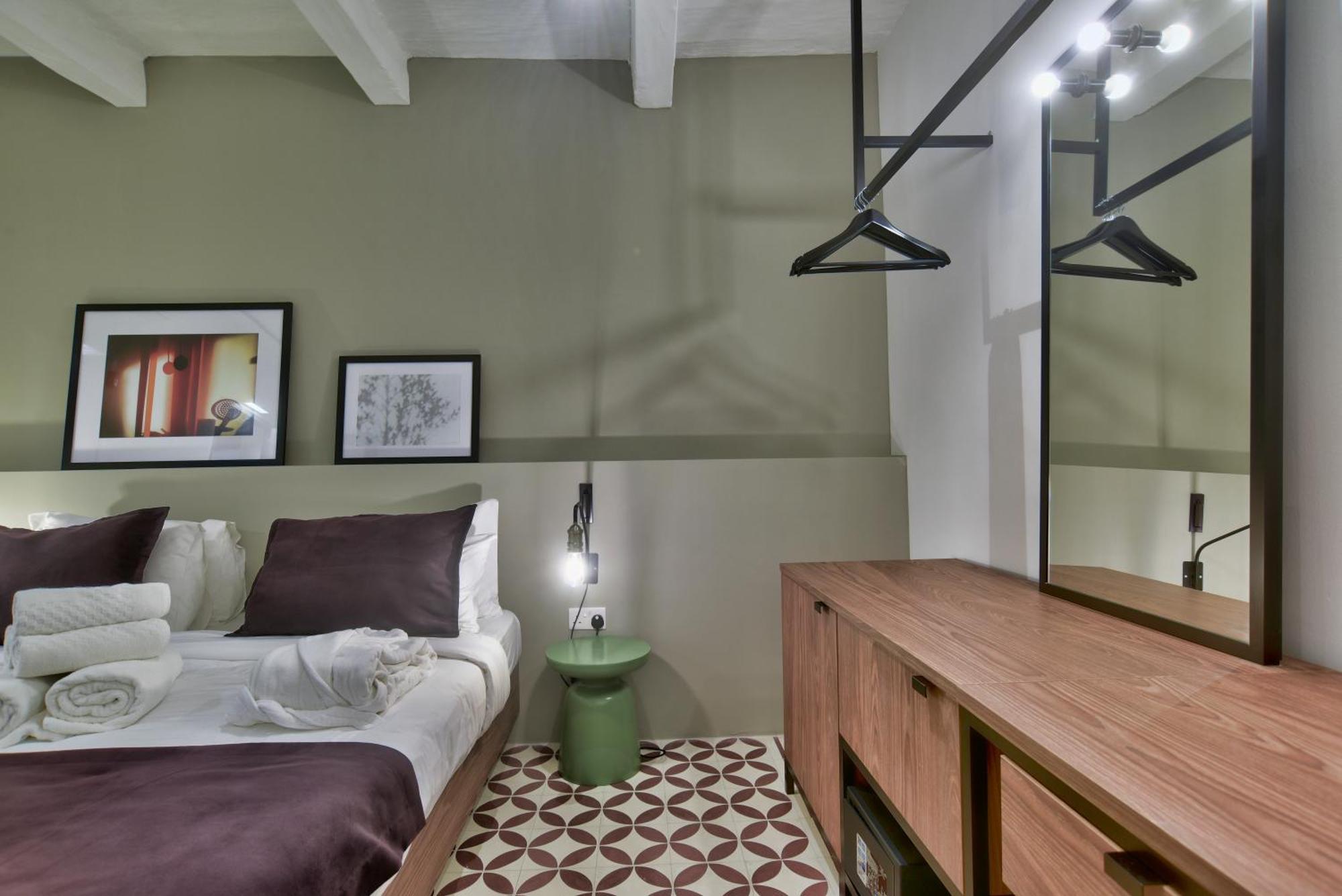 Private Rooms With Bathroom In Βαλέτα Εξωτερικό φωτογραφία