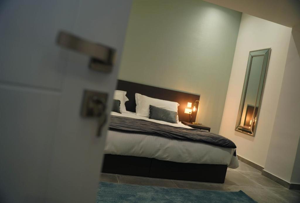 Private Rooms With Bathroom In Βαλέτα Εξωτερικό φωτογραφία