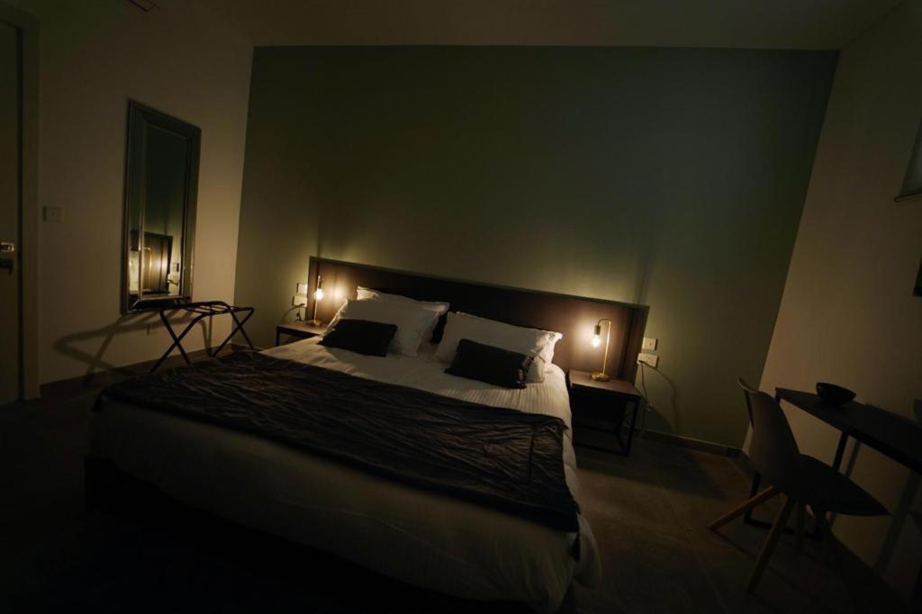 Private Rooms With Bathroom In Βαλέτα Εξωτερικό φωτογραφία