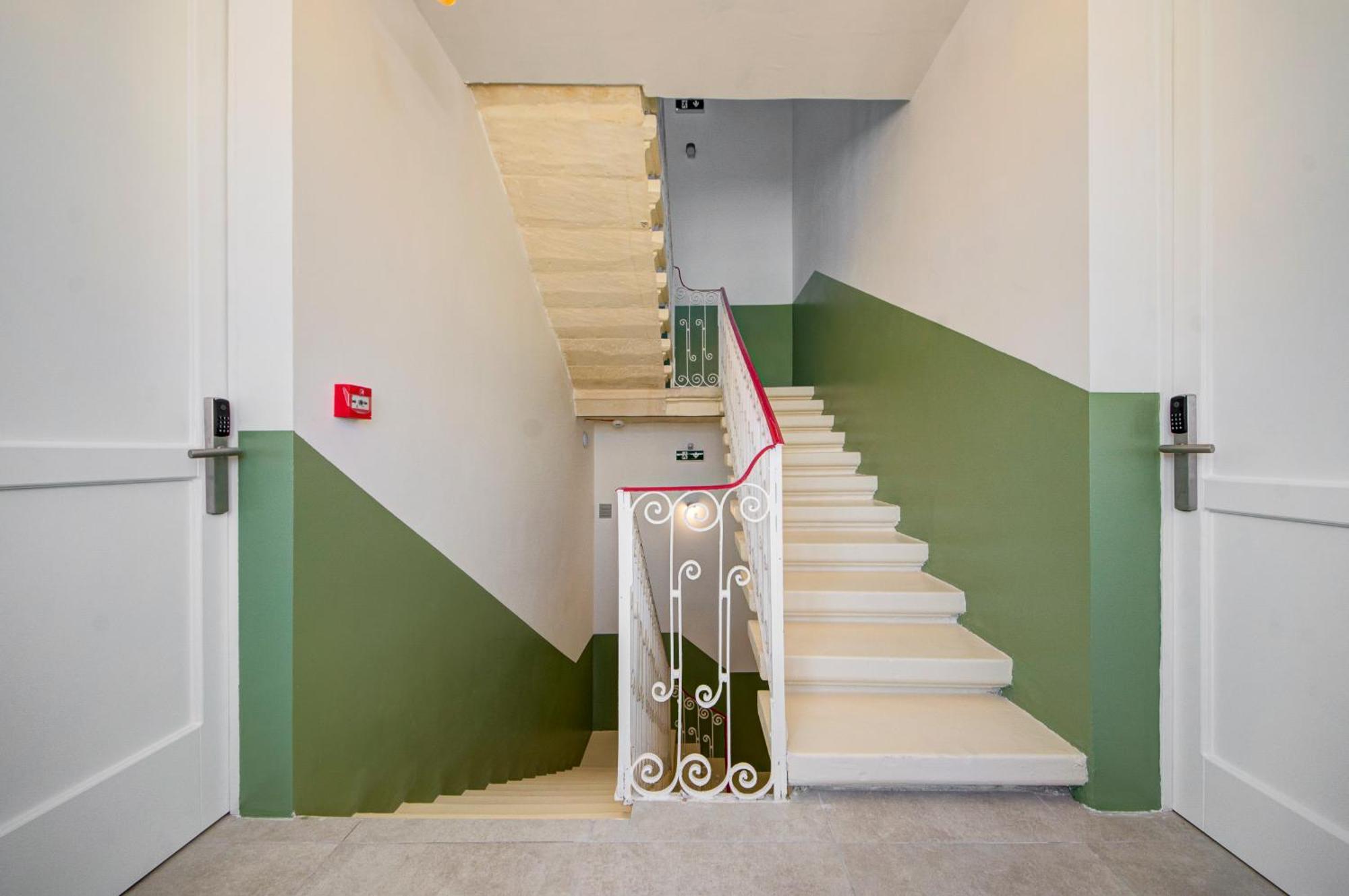 Private Rooms With Bathroom In Βαλέτα Εξωτερικό φωτογραφία